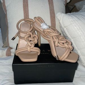 Azalea Wang Shakira-nude heel, size 7.5!